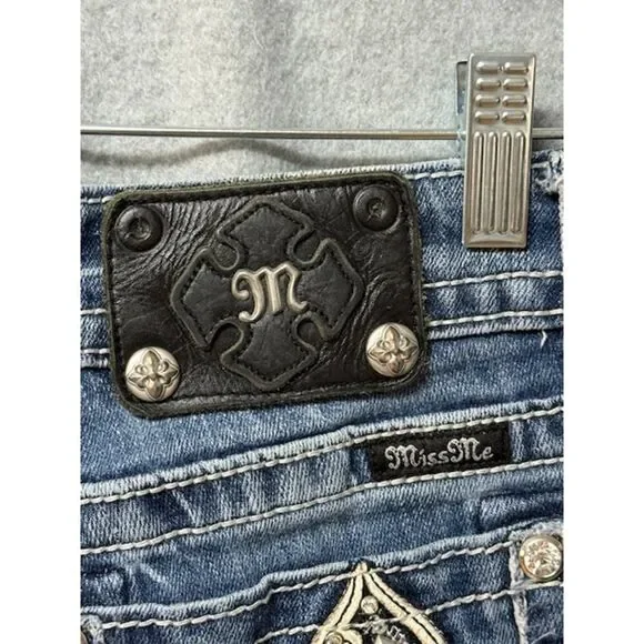 Miss Me Distressed Blue Jeans Size 27 Boot Cut Inseam 32 - Picture 3 of 7
